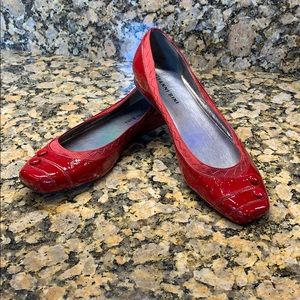 Gianni Bini red patent flats Size 7.5